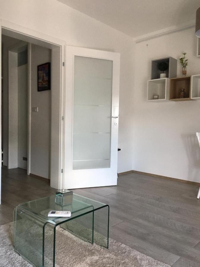 River Apartment Парасин Экстерьер фото